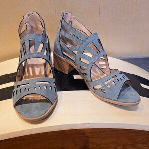Journey Collection Heeled Sandal